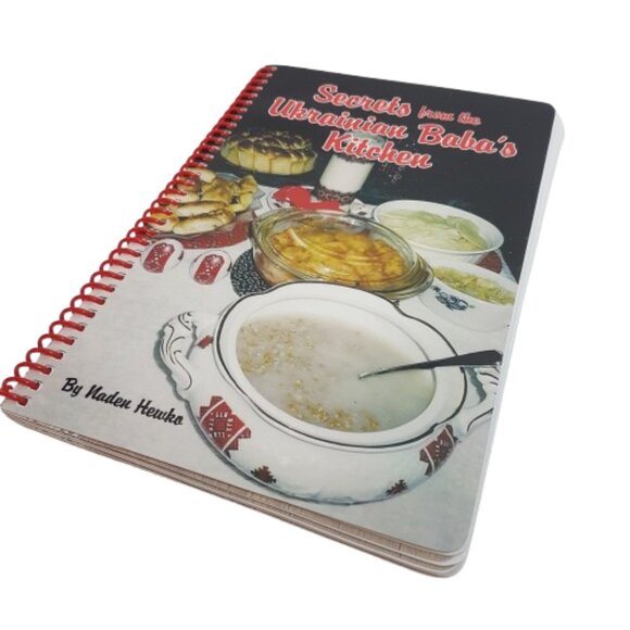 Secrets from the Ukrainian Baba's Kitchen by Naden Hewko Signed by the Author - Picture 9 of 14